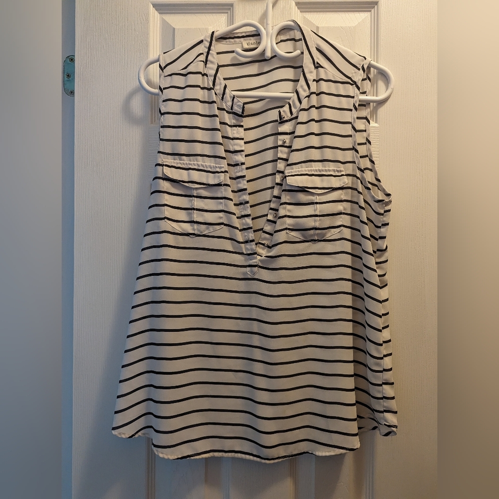Black and white blouse size M, Danielrainn